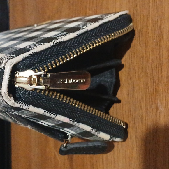 Liz Claiborne Wallet - Picture 11 of 12